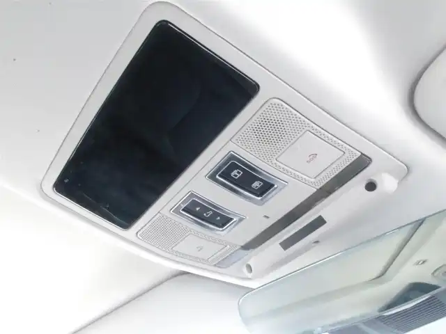 ランドローバー ランドローバー ディフェンダー 110S 岩手県 2022(令4)年 1.3万km カルパチアングレー ワンオーナー/純正ナビ/全方位カメラ/パーキングエイド/ACC/エマージェンシブレーキ/レーンキープ /ブラインドスポット/サンルーフ/エアサス /黒革シート/ハンドルヒーター/ETC/前後ドラレコ
