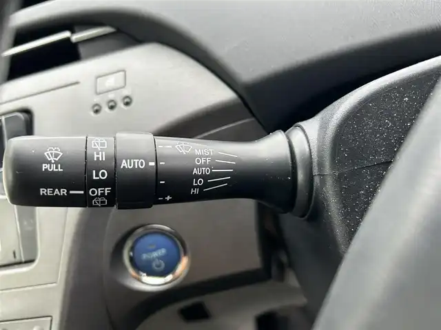 トヨタ プリウス G 東京都 2013(平25)年 6万km ブラック ワンオーナー/純正SDナビ/　フルセグTV/Bluetooth/AM・FM/バックカメラ/ドライブレコーダー/踏み間違い抑制装置/前後コーナーセンサー/クルーズコントロール/ビルトインETC/D席パワーシート/純正15インチＡＷ/純正フロアマット/電動格納ミラー/ステアリングスイッチ/ウインカーミラー/プッシュスタート/保証書/取扱説明書/スペアキー