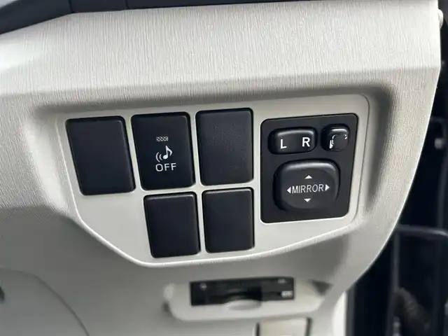 トヨタ プリウス G 東京都 2013(平25)年 6万km ブラック ワンオーナー/純正SDナビ/　フルセグTV/Bluetooth/AM・FM/バックカメラ/ドライブレコーダー/踏み間違い抑制装置/前後コーナーセンサー/クルーズコントロール/ビルトインETC/D席パワーシート/純正15インチＡＷ/純正フロアマット/電動格納ミラー/ステアリングスイッチ/ウインカーミラー/プッシュスタート/保証書/取扱説明書/スペアキー