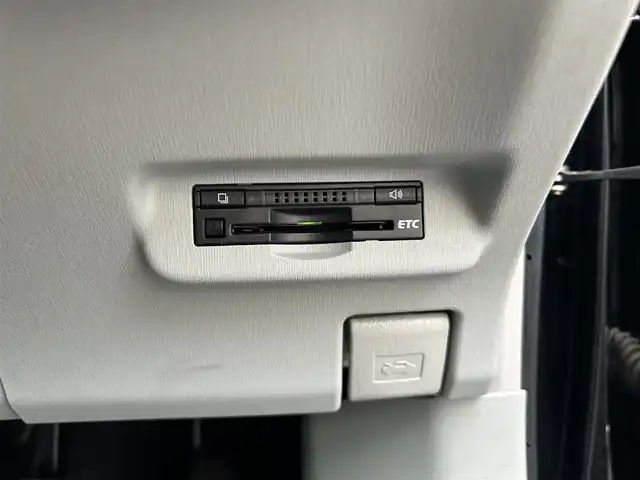 トヨタ プリウス G 東京都 2013(平25)年 6万km ブラック ワンオーナー/純正SDナビ/　フルセグTV/Bluetooth/AM・FM/バックカメラ/ドライブレコーダー/踏み間違い抑制装置/前後コーナーセンサー/クルーズコントロール/ビルトインETC/D席パワーシート/純正15インチＡＷ/純正フロアマット/電動格納ミラー/ステアリングスイッチ/ウインカーミラー/プッシュスタート/保証書/取扱説明書/スペアキー