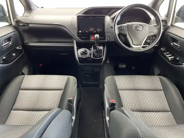 トヨタ ヴォクシー ZS 煌 新潟県 2019(平31)年 7.4万km ホワイトパールクリスタルシャイン 社外ナビ/バックカメラ/Bluetooth/CD/DVD/AUX/革巻きステアリング/HDMI/フルセグTV/ETC/両側パワースライドドア/ウォークスルー/LEDヘッドライト/プッシュスタート/スペアキー