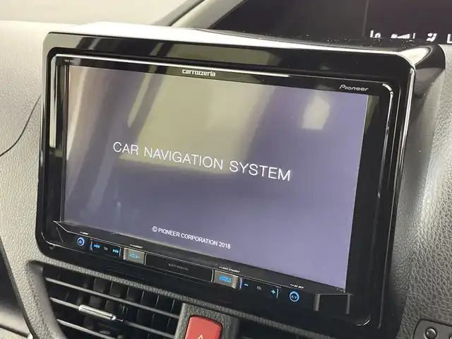 トヨタ ヴォクシー ZS 煌 新潟県 2019(平31)年 7.4万km ホワイトパールクリスタルシャイン 社外ナビ/バックカメラ/Bluetooth/CD/DVD/AUX/革巻きステアリング/HDMI/フルセグTV/ETC/両側パワースライドドア/ウォークスルー/LEDヘッドライト/プッシュスタート/スペアキー