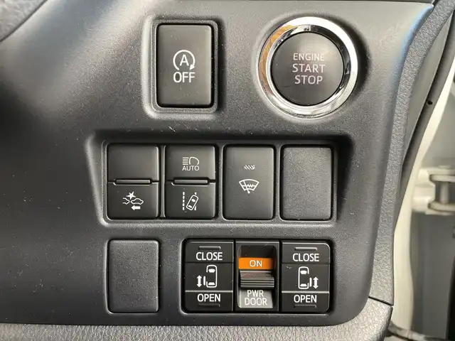 トヨタ ヴォクシー ZS 煌 新潟県 2019(平31)年 7.4万km ホワイトパールクリスタルシャイン 社外ナビ/バックカメラ/Bluetooth/CD/DVD/AUX/革巻きステアリング/HDMI/フルセグTV/ETC/両側パワースライドドア/ウォークスルー/LEDヘッドライト/プッシュスタート/スペアキー