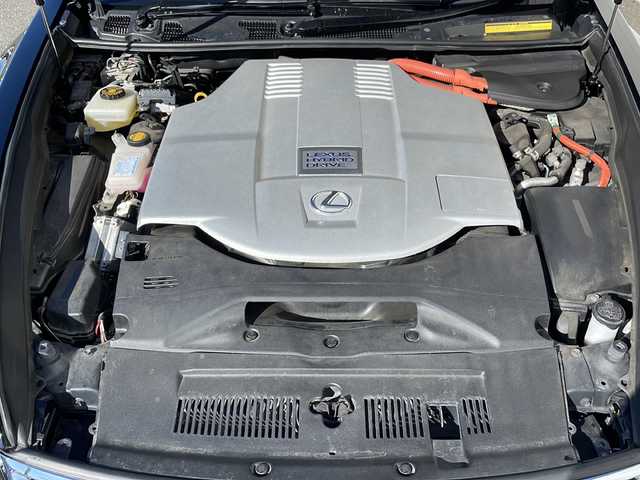 レクサス ＬＳ 600h Fスポーツ 岩手県 2012(平24)年 3.4万km ブラック マークレビンソンサウンドシステム　サンルーフ　ナビ　バックＣ　後席モニター　フルセグ　ＥＴＣＤＳＲＣ　メモリ付電動本革シート　エアシートヒーター　リアサンシェード　電動トランク　ステアヒーター　ＢＳＭ