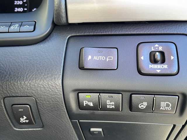 レクサス ＬＳ 600h Fスポーツ 岩手県 2012(平24)年 3.4万km ブラック マークレビンソンサウンドシステム　サンルーフ　ナビ　バックＣ　後席モニター　フルセグ　ＥＴＣＤＳＲＣ　メモリ付電動本革シート　エアシートヒーター　リアサンシェード　電動トランク　ステアヒーター　ＢＳＭ