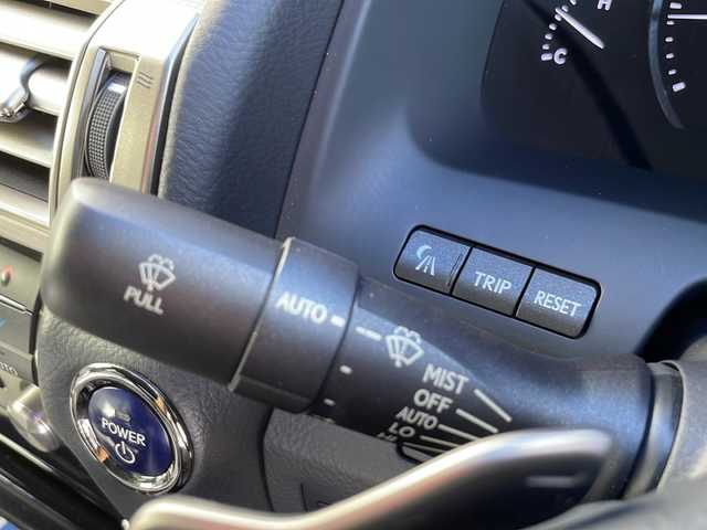 レクサス ＬＳ 600h Fスポーツ 岩手県 2012(平24)年 3.4万km ブラック マークレビンソンサウンドシステム　サンルーフ　ナビ　バックＣ　後席モニター　フルセグ　ＥＴＣＤＳＲＣ　メモリ付電動本革シート　エアシートヒーター　リアサンシェード　電動トランク　ステアヒーター　ＢＳＭ