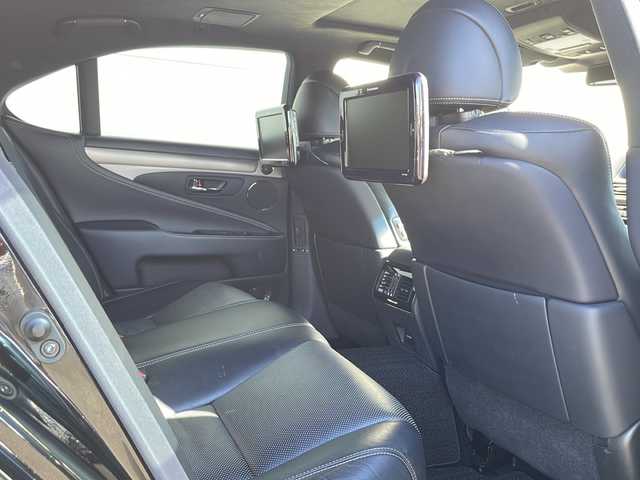 レクサス ＬＳ 600h Fスポーツ 岩手県 2012(平24)年 3.4万km ブラック マークレビンソンサウンドシステム　サンルーフ　ナビ　バックＣ　後席モニター　フルセグ　ＥＴＣＤＳＲＣ　メモリ付電動本革シート　エアシートヒーター　リアサンシェード　電動トランク　ステアヒーター　ＢＳＭ