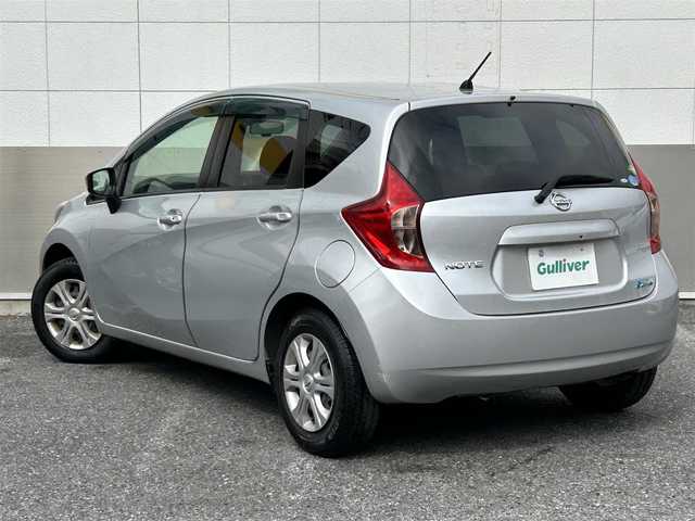 日産 ノート X DIG－S Vセレ +セーフ 東京都 2014(平26)年 14.1万km ブリリアントシルバー ワンオーナー/社外メモリナビ(MDV-M807HDM)/AM/FM/CD/DVD/Bluetooth/SMART USEN/iPod/USB/フルセグTV/ETC/エマージェンシーブレーキ/レーンキープアシスト/社外ドライブレコーダー/アイドリングストップ/ヘッドライトへレベライザー/純正フロアマット/プッシュスタート/ドアバイザー/取扱説明書/保証書