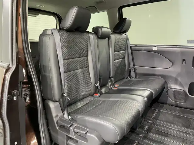 日産 セレナ ハイウェイスター V 愛知県 2021(令3)年 2.6万km インペリアルアンバーP アルパイン９インチナビ/アラウンドビューモニター/プロパイロット/アルパインフリップダウンモニター/両側パワースライドドア/衝突軽減ブレーキ/車線逸脱警報/ブラインドスポットモニター/クリアランスソナー/電動パーキングブレーキ/ブレーキホールド/防水シート/ビルトインＥＴＣ/デジタルインナーミラー/アクセサリーソケット/アイドリングストップ/ISOFIX/LEDヘッドライト/純正16インチアルミホイール