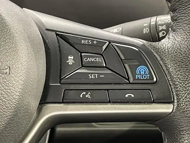 日産 セレナ ハイウェイスター V 愛知県 2021(令3)年 2.6万km インペリアルアンバーP アルパイン９インチナビ/アラウンドビューモニター/プロパイロット/アルパインフリップダウンモニター/両側パワースライドドア/衝突軽減ブレーキ/車線逸脱警報/ブラインドスポットモニター/クリアランスソナー/電動パーキングブレーキ/ブレーキホールド/防水シート/ビルトインＥＴＣ/デジタルインナーミラー/アクセサリーソケット/アイドリングストップ/ISOFIX/LEDヘッドライト/純正16インチアルミホイール