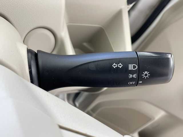 スズキ ワゴンＲ HYBRID FX 鹿児島県 2018(平30)年 10.2万km スペリアホワイト 社外ナビ/（AM/FM/CD/DVD/Bluetooth）/ワンセグテレビ/オートエアコン/アイドリングストップ/シートヒーター/ヘッドライトレベライザー/社外AW/フロアマット/ドアバイザー/リモコンキー