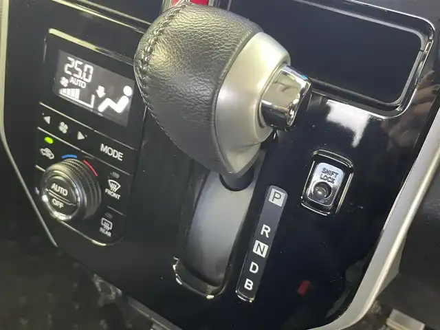 トヨタ ルーミー カスタムG－T 富山県 2020(令2)年 3.6万km レーザーブルークリスタルシャイン 社外9型ナビ【MDV-M906HDL】/(AM/FM/CD/DVD/HDD/USB/BT)/フルセグTV/バックカメラ/両側パワースライドドア/衝突被害軽減ブレーキ/クルーズコントロール/オートマチックハイビーム/LEDヘッドライト/クリアランスソナー/ETC/スマートキー×２/プッシュスタート/アイドリングストップ/純正１５インチAW/社外フロアマット