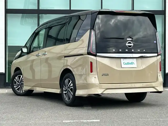 日産 セレナ ハイウェイスター V 和歌山県 2022(令4)年 1.5万km 茶 純正ナビ/フルセグTV/アラウンドビューモニター/TVキャンセラー/デジタルインナーミラー/エマージェンシーブレーキ/プロパイロット/コーナーセンサー/置くだけ充電/シートヒーター/純正ビルトインETC2.0/前後ドライブレコーダー/LEDヘッドライト/オートライト