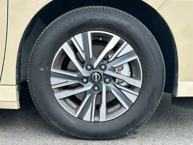 日産 セレナ ハイウェイスター V 和歌山県 2022(令4)年 1.5万km 茶 純正ナビ/フルセグTV/アラウンドビューモニター/TVキャンセラー/デジタルインナーミラー/エマージェンシーブレーキ/プロパイロット/コーナーセンサー/置くだけ充電/シートヒーター/純正ビルトインETC2.0/前後ドライブレコーダー/LEDヘッドライト/オートライト