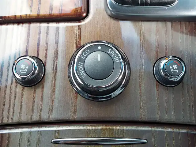 日産 シーマ ハイブリッド VIP 東京都 2020(令2)年 4.3万km スーパーブラック サンルーフ/BOSEサウンド/本革シート/シートヒーター/ベンチレーション/メーカーオプションナビ/アラウンドビューモニター/ブラインドスポットモニター/エマージェンシーブレーキ/インテリジェントクルーズコントロール/レーンキープアシスト/ビルトインETC2.0/AC100V電源/リアサンシェード