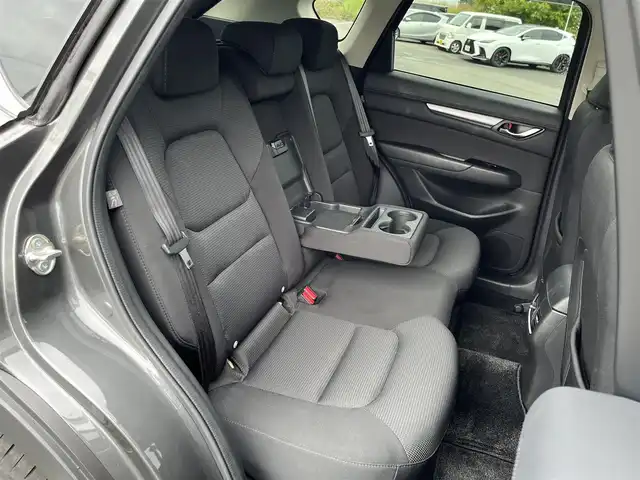 マツダ ＣＸ－５ XD 奈良県 2018(平30)年 4.4万km マシーングレープレミアムM 純正ナビ/（フルセグ/BT/CD/DVD）/レーダークルーズコントロール/バックカメラ/ブラインドスポットモニター/衝突軽減システム/前後コーナーセンサー/レーンキープアシスト/オートライト/LEDヘッドライト/ETC2.0/純正17インチAW/取り扱い説明書/スペアキーX1