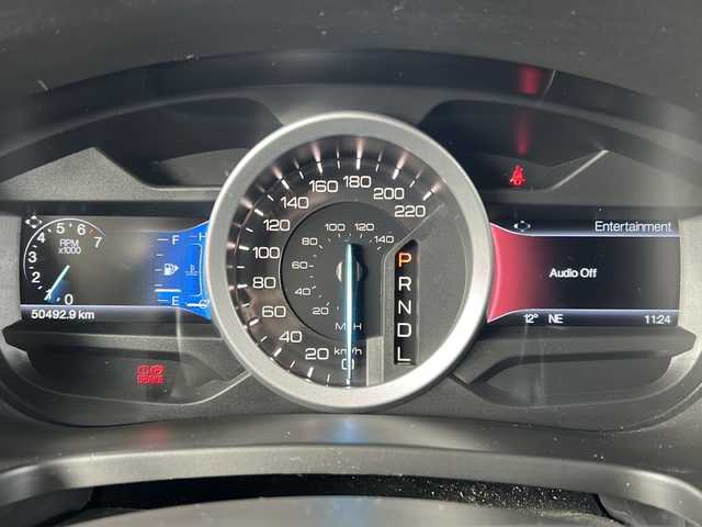 フォード エクスプローラー LTD エコブースト 鳥取県 2015(平27)年 5.1万km タキシード ブラック ディーラー車/左ハンドル/７人乗り/純正キーレス/サンルーフ/ブラックレザーシート/ＳＯＮＹサウンドシステム/ディスプレイオーディオ/社外ＨＤＤナビげーしょん/Bluetooth・DVD再生/バックカメラ・サイドフロントカメラ/ブラインドスポットモニタリング/バックソナー/トレーラースウェイ/トラクションコントロール/クルーズコントロール/パワーテールゲート/前席パワーシート（D席メモリ）/前席エアーシート（ヒーター）/ハンドルヒーター/３ゾーンエアコン/３列目電動格納シート/オートライト/ETCユニット/保証書・取説/記録簿R6/9R5/10R4/9R3/11R2/10/R1/10H30/9H29/9H28/3