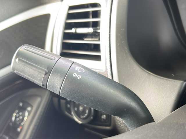 フォード エクスプローラー LTD エコブースト 鳥取県 2015(平27)年 5.1万km タキシード ブラック ディーラー車/左ハンドル/７人乗り/純正キーレス/サンルーフ/ブラックレザーシート/ＳＯＮＹサウンドシステム/ディスプレイオーディオ/社外ＨＤＤナビげーしょん/Bluetooth・DVD再生/バックカメラ・サイドフロントカメラ/ブラインドスポットモニタリング/バックソナー/トレーラースウェイ/トラクションコントロール/クルーズコントロール/パワーテールゲート/前席パワーシート（D席メモリ）/前席エアーシート（ヒーター）/ハンドルヒーター/３ゾーンエアコン/３列目電動格納シート/オートライト/ETCユニット/保証書・取説/記録簿R6/9R5/10R4/9R3/11R2/10/R1/10H30/9H29/9H28/3