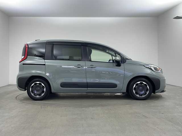 トヨタ シエンタ Z 兵庫県 2022(令4)年 2.5万km アーバンカーキ ・ワンオーナー/・純正10型ナビ/TV/BT/USB/Miracast/・バックカメラ/・両側パワースライドドア/・純正ビルトインETC2.0/・ステアリングヒーター/・前席シートヒーター/・ドアミラーヒーター/・トヨタセーフティセンス/・レーンディーパーチャーアラート/・ブラインドスポットモニター/・プリクラッシュセーフティ/・プロアクティブドライブアシスト/・クリアランスソナー/・リアクロストラフィックアラート/・パーキングアシストブレーキ/・レーダークルーズコントロール/・オートマチックハイビーム/・LEDライト/・スマートキー