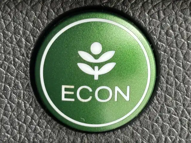 ホンダ Ｎ ＯＮＥ モデューロX 福岡県 2015(平27)年 2.8万km プレミアムホワイトパールⅡ ワンオーナー　/社外ナビ／フルセグＴＶ　/ＥＴＣ　/クルーズコントロール　/パドルシフト　/横滑り防止装置　/プッシュスタート　/電動格納式ドアミラー　/ハーフレザーシート　/社外リップスポイラー　/社外１５インチＡＷ