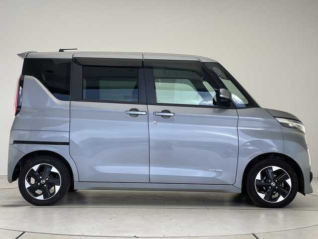 日産 ルークス ハイウェイスター X 愛知県 2022(令4)年 4.1万km チタニウムグレーメタリック エマージェンシーブレーキ/純正ナビ/全方位カメラ/片側パワースライド/バックカメラ/コーナーセンサー/純正アルミホイール/オートライト/衝突軽減システム/フルセグ/CD DVD/Bluetooth/ステアリングスイッチ/スマートキー/プッシュスタート