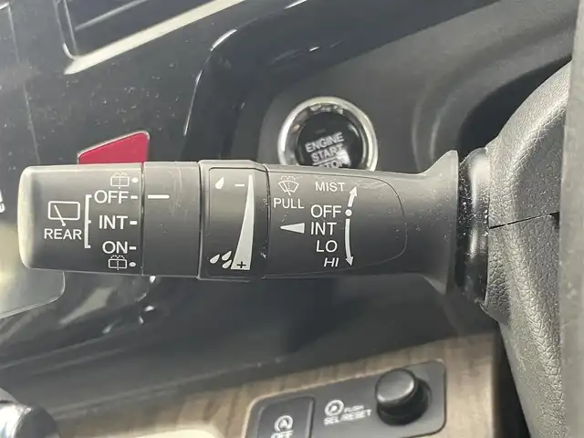 ホンダ ステップワゴン G EX 埼玉県 2015(平27)年 5.8万km ホワイトオーキッドパール 純正インターナビ/ CD DVD フルセグTV Bluetooth HDMI/11インチ純正フリップダウンモニター/バックカメラ/ステアリングスイッチ/衝突被害軽減システム/レーダークルーズコントロール/レーンキープアシスト/先行車発進お知らせ機能/横滑り防止システム/シートヒーター/わくわくゲート/LEDオートライト/ETC/スマートキー