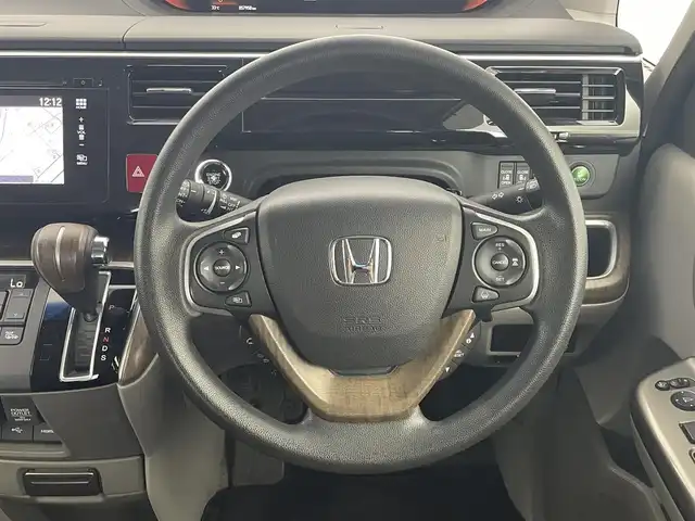 ホンダ ステップワゴン G EX 埼玉県 2015(平27)年 5.8万km ホワイトオーキッドパール 純正インターナビ/ CD DVD フルセグTV Bluetooth HDMI/11インチ純正フリップダウンモニター/バックカメラ/ステアリングスイッチ/衝突被害軽減システム/レーダークルーズコントロール/レーンキープアシスト/先行車発進お知らせ機能/横滑り防止システム/シートヒーター/わくわくゲート/LEDオートライト/ETC/スマートキー