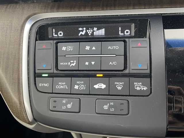 ホンダ ステップワゴン G EX 埼玉県 2015(平27)年 5.8万km ホワイトオーキッドパール 純正インターナビ/ CD DVD フルセグTV Bluetooth HDMI/11インチ純正フリップダウンモニター/バックカメラ/ステアリングスイッチ/衝突被害軽減システム/レーダークルーズコントロール/レーンキープアシスト/先行車発進お知らせ機能/横滑り防止システム/シートヒーター/わくわくゲート/LEDオートライト/ETC/スマートキー