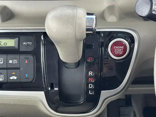 ホンダ Ｎ ＢＯＸ G Lパッケージ 愛知県 2015(平27)年 7.5万km プレミアムディープモカパール 社外ナビ　/（フルセグ／ＢＴ／ＣＤ／ＤＶＤ）　/バックモニター　/横滑り防止　/片側パワースライドドア　/プッシュスタート　/電動格納ミラー　/ＥＴＣ　/スペアキー