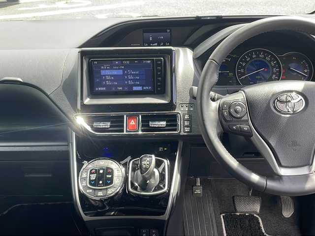 トヨタ ヴォクシー ハイブリッド ZS 煌Ⅲ 千葉県 2021(令3)年 3.5万km ブラック ＴＲＤエアロ　１８インチＡＷ　ＬＥＤライト　オートライト　ナビＮＳＺＴ－Ｗ６８Ｔ　シートヒーター　ハーフレザーシート　両側電動スライドドア　セーフティセンス　ＥＴＣ　ＵＳＢ　クルコン メッキパーツ