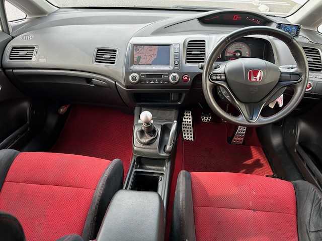 ホンダ シビック タイプR 埼玉県 2007(平19)年 10.8万km 白 純正ナビ/純正エアロ/純正18インチアルミ/バックカメラ　/ABS/パワーステアリング　/パワーウインドウ　/純正フロアマット/キーレス/スペアキー/社外LEDヘッドライトバルブ/ディーラー点検記録簿/(H22/H24/H26/H28/H30/R2/R3/R4/R5/R7)/新車保証書/取扱説明書