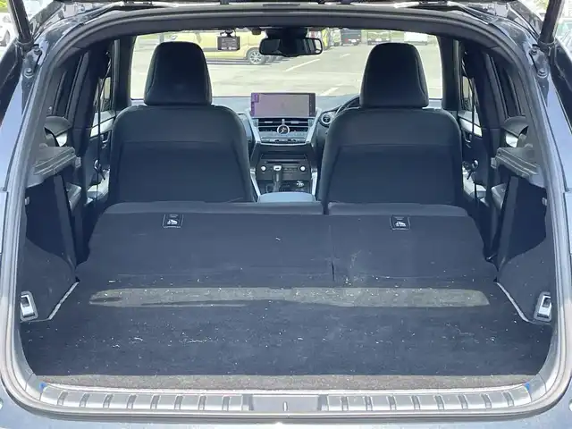 レクサス ＮＸ 300h スパイス&シック 道央・札幌 2020(令2)年 5万km グラファイトブラックガラスフレーク ４WD/ワンオーナー/純正メーカーナビ/CD/DVD/BT/フルセグ/プリクラッシュセーフティ/横滑り防止装置/レーダークルーズコントロール/レーンキープアシスト/クリアランスソナー/ブラインドスポットモニター/パーキングサポートブレーキ/ロードサインアシスト/パノラミックビューモニター/ビルトインETC2.0/ドライブレコーダー/自動防眩ミラー/DRIVEMODE切替/EVMODE/パワーバックドア/前席パワーシート/前席シートヒーター/前席エアシート/D席メモリーシート/レザーシート/革巻きステアリング/ステアリングリモコン/パドルシフト/ハンドルヒーター/AC100V/HUD/電動パーキング/ブレーキホールド/MTモード付AT/プッシュスタート/スマートキー/LEDヘッドライト/オートライト/オートハイビーム/フォグランプ/電動格納ミラー/ヒーテッドドアミラー/ウィンカーミラー/純正フロアマット/スペアキー