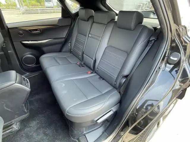 レクサス ＮＸ 300h スパイス&シック 道央・札幌 2020(令2)年 5万km グラファイトブラックガラスフレーク ４WD/ワンオーナー/純正メーカーナビ/CD/DVD/BT/フルセグ/プリクラッシュセーフティ/横滑り防止装置/レーダークルーズコントロール/レーンキープアシスト/クリアランスソナー/ブラインドスポットモニター/パーキングサポートブレーキ/ロードサインアシスト/パノラミックビューモニター/ビルトインETC2.0/ドライブレコーダー/自動防眩ミラー/DRIVEMODE切替/EVMODE/パワーバックドア/前席パワーシート/前席シートヒーター/前席エアシート/D席メモリーシート/レザーシート/革巻きステアリング/ステアリングリモコン/パドルシフト/ハンドルヒーター/AC100V/HUD/電動パーキング/ブレーキホールド/MTモード付AT/プッシュスタート/スマートキー/LEDヘッドライト/オートライト/オートハイビーム/フォグランプ/電動格納ミラー/ヒーテッドドアミラー/ウィンカーミラー/純正フロアマット/スペアキー