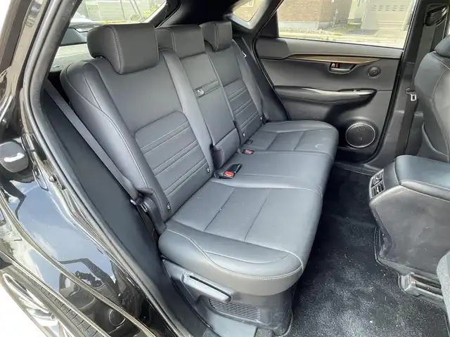 レクサス ＮＸ 300h スパイス&シック 道央・札幌 2020(令2)年 5万km グラファイトブラックガラスフレーク ４WD/ワンオーナー/純正メーカーナビ/CD/DVD/BT/フルセグ/プリクラッシュセーフティ/横滑り防止装置/レーダークルーズコントロール/レーンキープアシスト/クリアランスソナー/ブラインドスポットモニター/パーキングサポートブレーキ/ロードサインアシスト/パノラミックビューモニター/ビルトインETC2.0/ドライブレコーダー/自動防眩ミラー/DRIVEMODE切替/EVMODE/パワーバックドア/前席パワーシート/前席シートヒーター/前席エアシート/D席メモリーシート/レザーシート/革巻きステアリング/ステアリングリモコン/パドルシフト/ハンドルヒーター/AC100V/HUD/電動パーキング/ブレーキホールド/MTモード付AT/プッシュスタート/スマートキー/LEDヘッドライト/オートライト/オートハイビーム/フォグランプ/電動格納ミラー/ヒーテッドドアミラー/ウィンカーミラー/純正フロアマット/スペアキー
