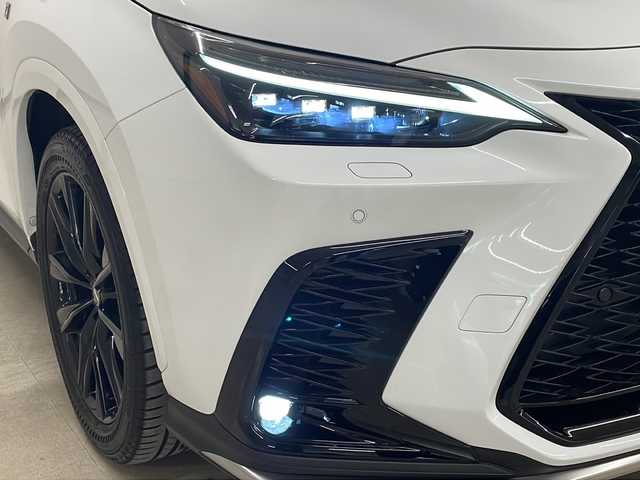 レクサス ＮＸ 350h Fスポーツ 熊本県 2023(令5)年 3.6万km ホワイトノーヴァガラスフレーク 純正14型ナビ（AM/FM/BT/USB/フルセグ）/全方位カメラ/ETC/ブラインドスポットモニター/ヘッドアップディスプレイ/レザーシート/D/N席パワーシート/D席メモリシート/シートヒーター/エアシート/ハンドルヒーター/衝突被害軽減システム/レーダークルーズコントロール/レーンキープアシスト/コーナーセンサー/横滑り防止装置/アイドリングストップ/純正アルミホイール/Fスポーツ専用オレンジキャリパ/社外フロアマット/オートLEDライト/オートマチックハイビーム/オートホールド付電子パーキング/革巻きステアリング/ステアリングスイッチ/パドルシフト/スマートキー