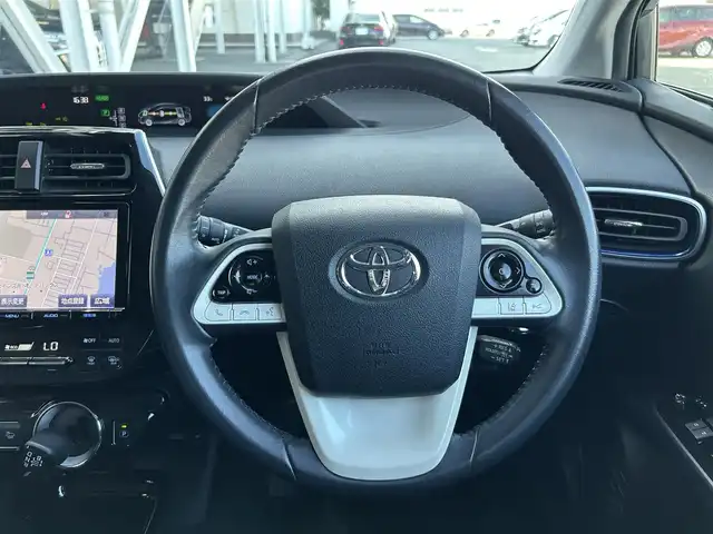 トヨタ プリウス A ツーリングセレクション 静岡県 2017(平29)年 7.9万km グレーメタリック 純正9型SDナビ/フルセグTV/DVD再生/Bluetooth接続/レザーシート/運転席&助手席シートヒーター/HUD/セーフティセンスP/スマートキー/プッシュスタート/レーダークルーズコントロール/アイドリングストップ/ビルトインETC/バックカメラ/LEDヘッドライト/純正フロアマット