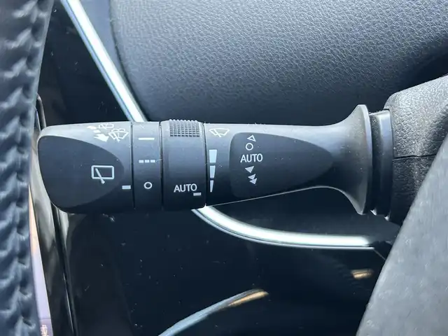 トヨタ プリウス A ツーリングセレクション 静岡県 2017(平29)年 7.9万km グレーメタリック 純正9型SDナビ/フルセグTV/DVD再生/Bluetooth接続/レザーシート/運転席&助手席シートヒーター/HUD/セーフティセンスP/スマートキー/プッシュスタート/レーダークルーズコントロール/アイドリングストップ/ビルトインETC/バックカメラ/LEDヘッドライト/純正フロアマット