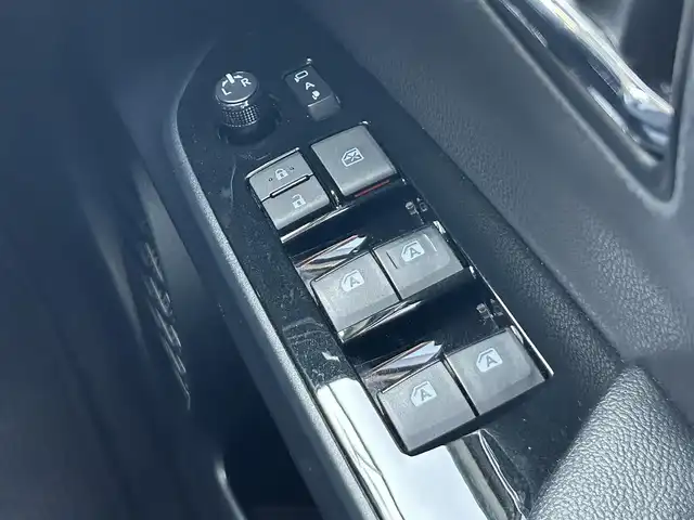 トヨタ プリウス A ツーリングセレクション 静岡県 2017(平29)年 7.9万km グレーメタリック 純正9型SDナビ/フルセグTV/DVD再生/Bluetooth接続/レザーシート/運転席&助手席シートヒーター/HUD/セーフティセンスP/スマートキー/プッシュスタート/レーダークルーズコントロール/アイドリングストップ/ビルトインETC/バックカメラ/LEDヘッドライト/純正フロアマット