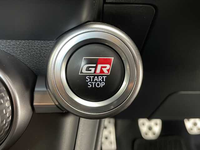 トヨタ ＧＲ８６ RZ 長野県 2022(令4)年 3.7万km マグネタイトグレーメタリック 純正9インチメモリナビ/・フルセグTV/・CD/DVD/BT/・SD/AM.FM/バックカメラ/ETC/クルーズコントロール/ハーフレザーシート/D/N席シートヒーター/GR専用革巻きステアリング/ステアリングスイッチ/スマートキー/プッシュスタート/LEDヘッドライト/リアフォグランプ/オートライト/社外18インチAW(SUBARU)/純正フロアマット/電動格納ミラー/横滑り防止システム