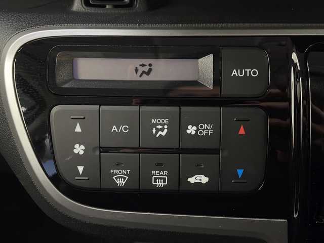 ホンダ Ｎ ＢＯＸ カスタム SSパッケージ 栃木県 2015(平27)年 3.4万km プレミアムホワイトパールⅡ 純正ナビ/（CD/AM/FM/ワンセグ）/バックカメラ　/両側パワースライドドア　/横滑り防止　/純正アルミホイール　/純正フロアマット　/後席ロールサンシェード/ドアバイザー/フォグライト/電動格納ミラー/ステアリングスイッチ/プッシュスタート/スマートキー