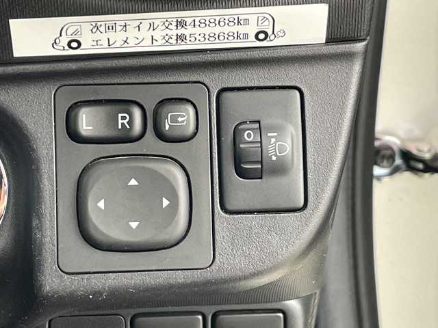 トヨタ アクア クロスオーバー 愛知県 2019(令1)年 5.2万km シルバーM 禁煙車/純正ナビ【NSCN-W68】/（Bluetooth・CD・ワンセグ・AUX）/バックカメラ/衝突軽減ブレーキ/横滑り防止装置/レーンキープアシスト/前後コーナーセンサー/前方ドライブレコーダー/ハーフレザーシート/ETC/オートマチックハイビーム/盗難防止装置/スマートキー/プッシュスタート