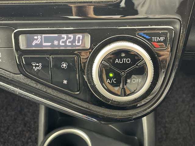 トヨタ アクア クロスオーバー 愛知県 2019(令1)年 5.2万km シルバーM 禁煙車/純正ナビ【NSCN-W68】/（Bluetooth・CD・ワンセグ・AUX）/バックカメラ/衝突軽減ブレーキ/横滑り防止装置/レーンキープアシスト/前後コーナーセンサー/前方ドライブレコーダー/ハーフレザーシート/ETC/オートマチックハイビーム/盗難防止装置/スマートキー/プッシュスタート