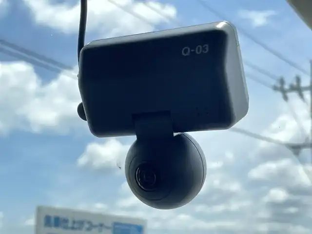 ホンダ Ｎ ＢＯＸ 佐賀県 2024(令6)年 0.7万km クリスタルブラックパール 純正8型ナビゲーション/・AM/FM/Bluetooth/CD/DVD/フルセグTV/・Apple Car Play/Android Auto/・バックカメラ/USB入力端子/前後録画ドライブレコーダー/片側パワースライドドア/LEDヘッドライト/・オートマチックハイビーム/プッシュスタート/スマートキー/ETC/純正フロアマット/純正ドアバイザー/新車保証書/取扱説明書/ホンダセンシング /レーダークルーズコントロール/コーナーセンサー/衝突被害軽減ブレーキ