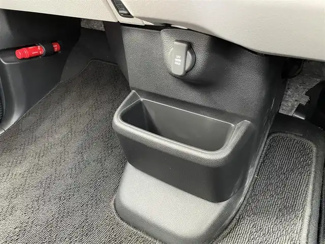 ホンダ Ｎ ＢＯＸ 佐賀県 2024(令6)年 0.7万km クリスタルブラックパール 純正8型ナビゲーション/・AM/FM/Bluetooth/CD/DVD/フルセグTV/・Apple Car Play/Android Auto/・バックカメラ/USB入力端子/前後録画ドライブレコーダー/片側パワースライドドア/LEDヘッドライト/・オートマチックハイビーム/プッシュスタート/スマートキー/ETC/純正フロアマット/純正ドアバイザー/新車保証書/取扱説明書/ホンダセンシング /レーダークルーズコントロール/コーナーセンサー/衝突被害軽減ブレーキ