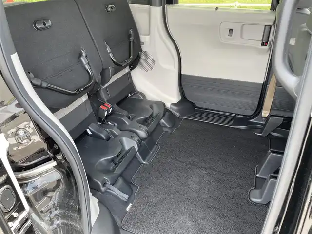 ホンダ Ｎ ＢＯＸ 佐賀県 2024(令6)年 0.7万km クリスタルブラックパール 純正8型ナビゲーション/・AM/FM/Bluetooth/CD/DVD/フルセグTV/・Apple Car Play/Android Auto/・バックカメラ/USB入力端子/前後録画ドライブレコーダー/片側パワースライドドア/LEDヘッドライト/・オートマチックハイビーム/プッシュスタート/スマートキー/ETC/純正フロアマット/純正ドアバイザー/新車保証書/取扱説明書/ホンダセンシング /レーダークルーズコントロール/コーナーセンサー/衝突被害軽減ブレーキ