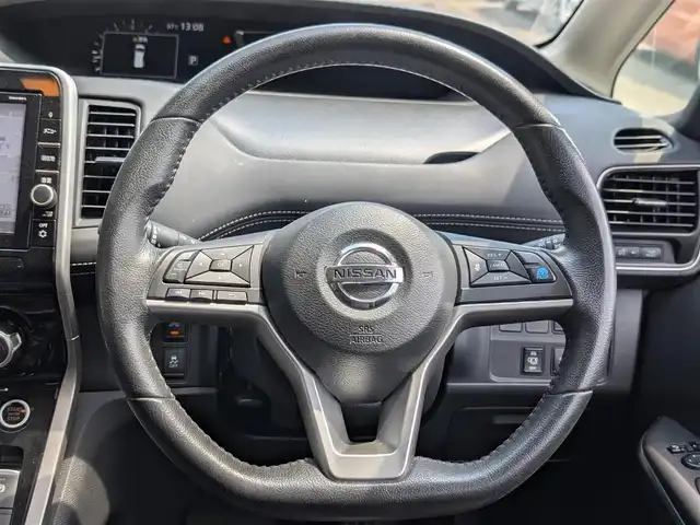 日産 セレナ ハイウェイスター プロパイロットED 栃木県 2016(平28)年 14.5万km マルーンレッド 2トーン (株)IDOMが運営する【じしゃロン宇都宮店】の自社ローン専用車両になります。こちらは現金またはオートローンご利用時の価格です。自社ローンご希望の方は別途その旨お申付け下さい/純正ナビ/バックカメラ/フリップダウンモニター/フルセグ/ＥＴＣ/プロパイロット/両側パワースライドドア/ＬＥＤヘッドライト/フォグライト/スマートキー/スペアキー/４ＷＤ