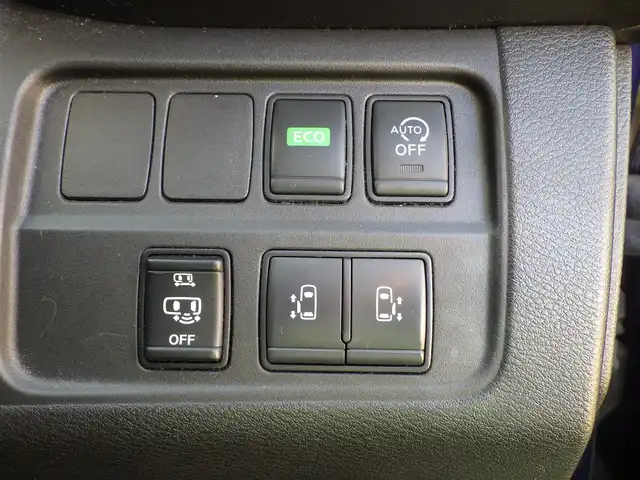 日産 セレナ ハイウェイスター プロパイロットED 千葉県 2016(平28)年 7.5万km アズライトブルー エマージェンシーブレーキ/プロパイロット/インテリジェントクルーズコントロール/ハンズフリー両側パワースライドドア/9インチ純正SDナビ/地デジTV/【BD/DVD/CD再生機能　Bluetooth接続】/バックカメラ/ドライブレコーダー（前後撮影）/革巻きステアリング/ステアリングスイッチ/ETC/LEDヘッドライト/フォグライト/ウインカーミラー/コーナーセンサー/純正16インチアルミホイル/サイド/カーテンエアバッグ/インテリジェントキー