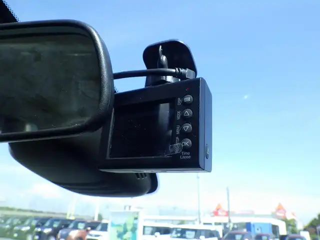 日産 セレナ ハイウェイスター プロパイロットED 千葉県 2016(平28)年 7.5万km アズライトブルー エマージェンシーブレーキ/プロパイロット/インテリジェントクルーズコントロール/ハンズフリー両側パワースライドドア/9インチ純正SDナビ/地デジTV/【BD/DVD/CD再生機能　Bluetooth接続】/バックカメラ/ドライブレコーダー（前後撮影）/革巻きステアリング/ステアリングスイッチ/ETC/LEDヘッドライト/フォグライト/ウインカーミラー/コーナーセンサー/純正16インチアルミホイル/サイド/カーテンエアバッグ/インテリジェントキー