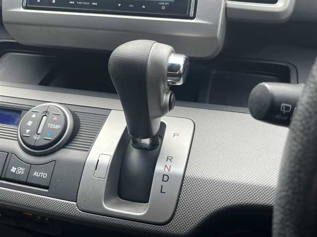 ホンダ フリード ハイブリット ジャストセレクション 神奈川県 2014(平26)年 6.4万km プレミアムスパークルブラックパール 【(株)IDOMが運営する【じしゃロン相模原店】の自社ローン対象車両になります。こちらは現金ご利用時の価格です。自社ローンご希望の方は別途その旨お申付け下さい。】/純正ナビ/CD/DVD/Bluetooth/TV/バックカメラ/両側パワースライドドア/オートライト/キセノンライト/純正フロアマット/クルーズコントロール/電動格納ミラー/ステアリングスイッチ/ETC/スマートキー