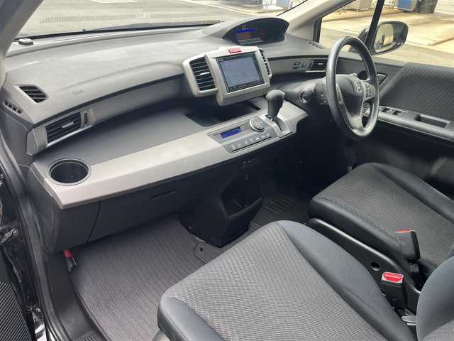 ホンダ フリード ハイブリット ジャストセレクション 神奈川県 2014(平26)年 6.4万km プレミアムスパークルブラックパール 【(株)IDOMが運営する【じしゃロン相模原店】の自社ローン対象車両になります。こちらは現金ご利用時の価格です。自社ローンご希望の方は別途その旨お申付け下さい。】/純正ナビ/CD/DVD/Bluetooth/TV/バックカメラ/両側パワースライドドア/オートライト/キセノンライト/純正フロアマット/クルーズコントロール/電動格納ミラー/ステアリングスイッチ/ETC/スマートキー